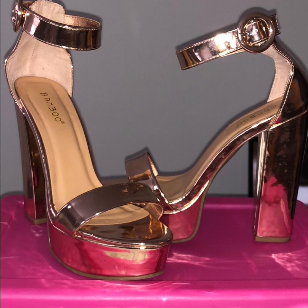 👠ROSEGOLD PUMPS👠